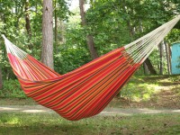 Familiehængekøje i varme røde og orange toner med enorme størrelse og kvalitet.