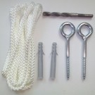 Monteringssættet omfatter kroge, dyveler, reb og bor